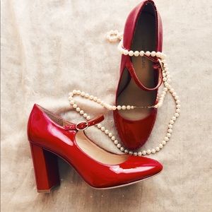Red Antonio Melani Mary Jane style heels 👠